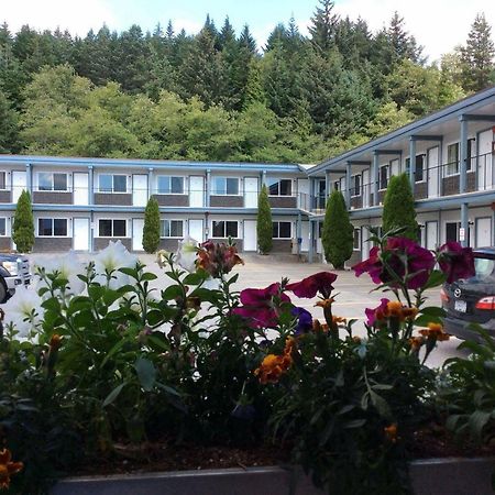 Chalet Inn Kitimat ภายนอก รูปภาพ