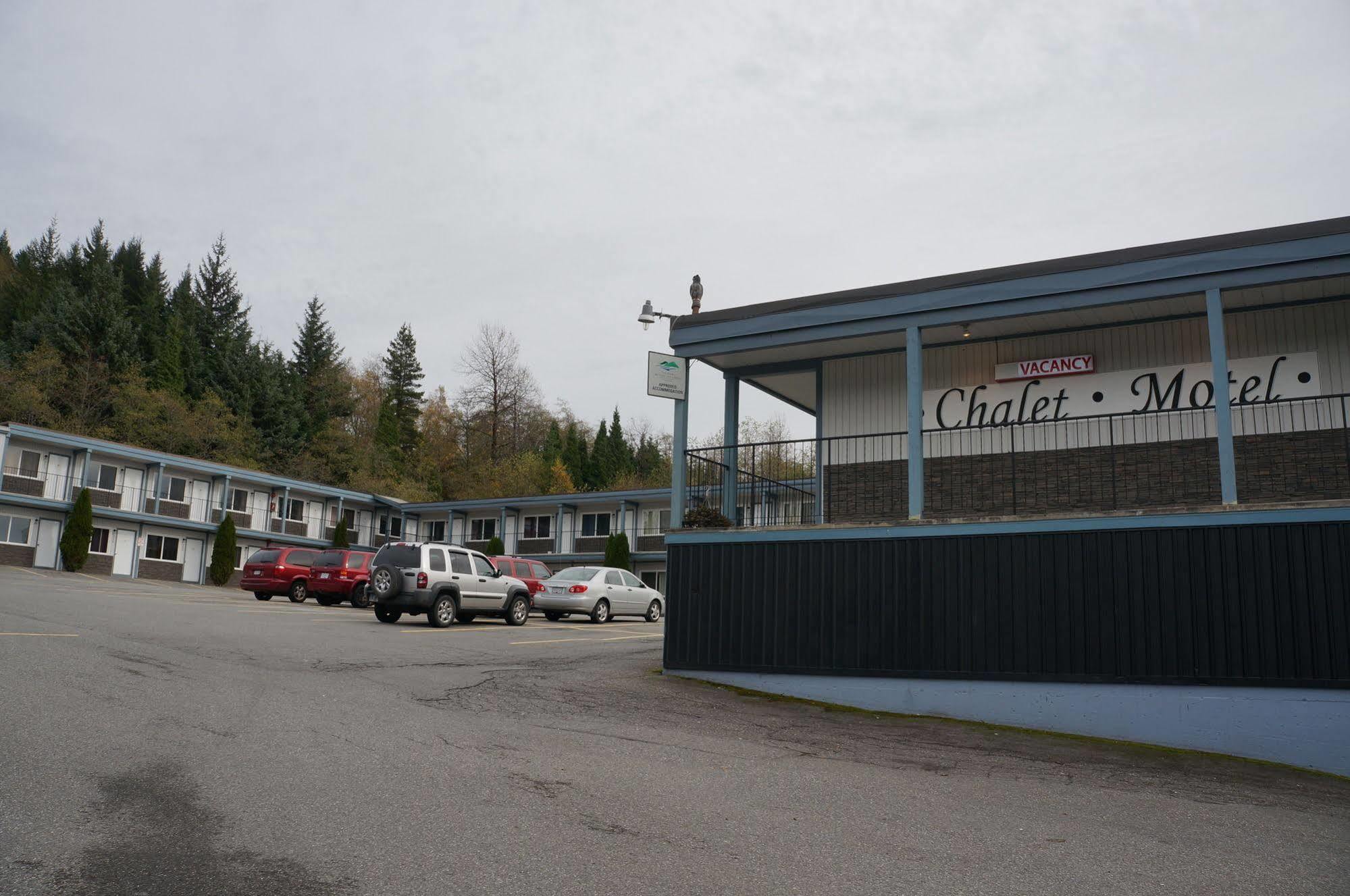 Chalet Inn Kitimat ภายนอก รูปภาพ