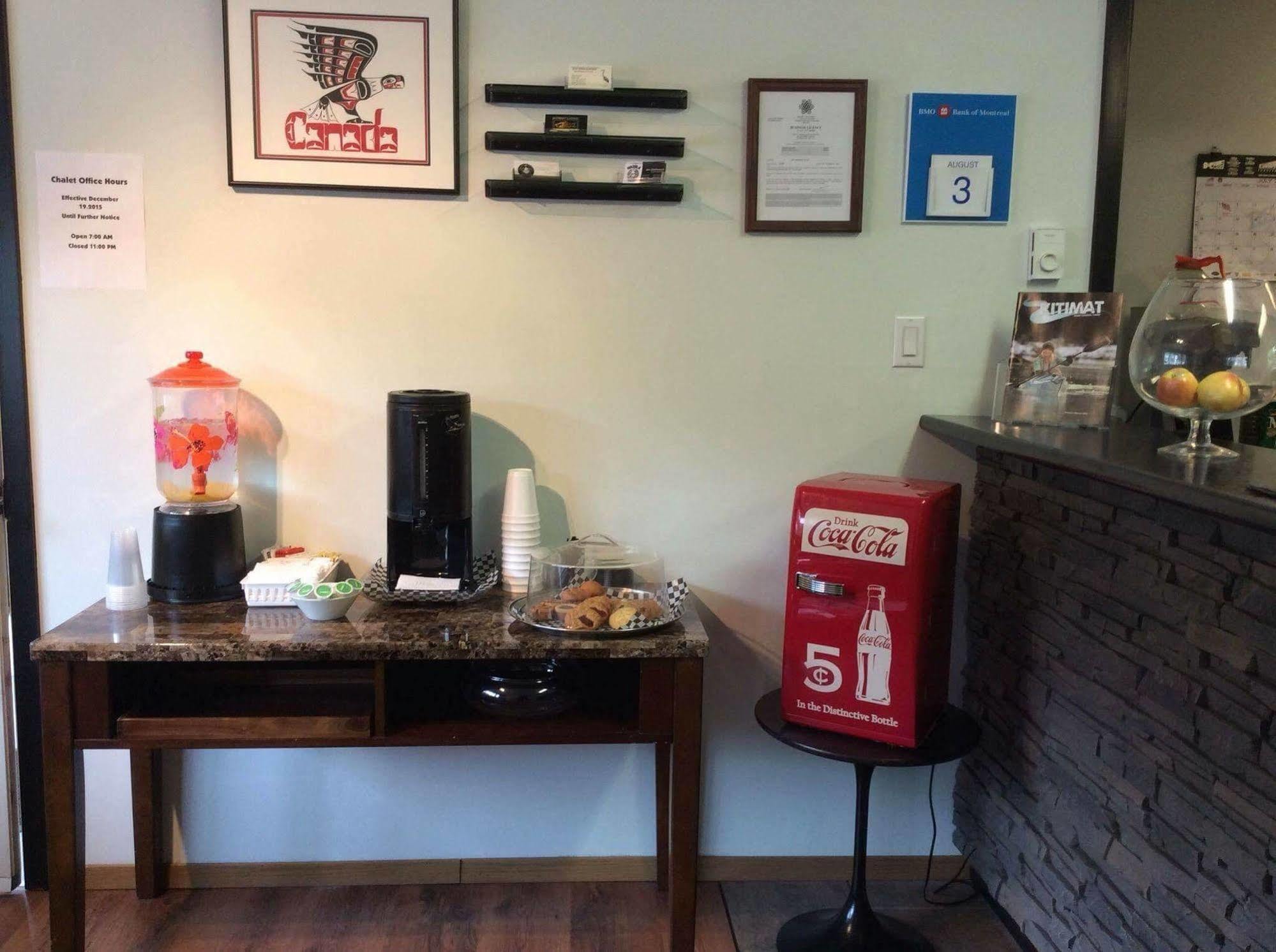Chalet Inn Kitimat ภายนอก รูปภาพ