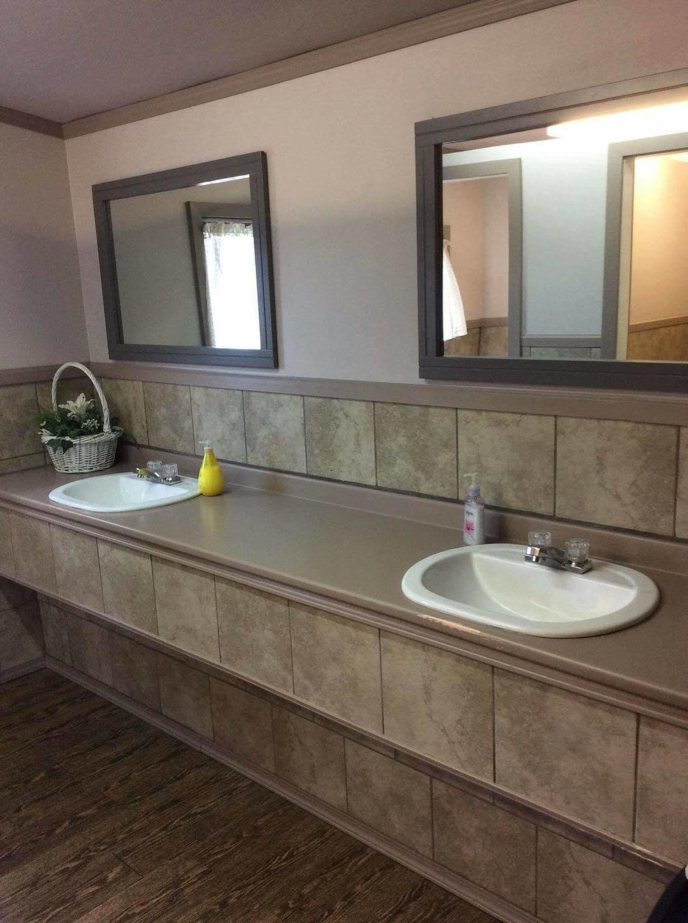 Chalet Inn Kitimat ภายนอก รูปภาพ
